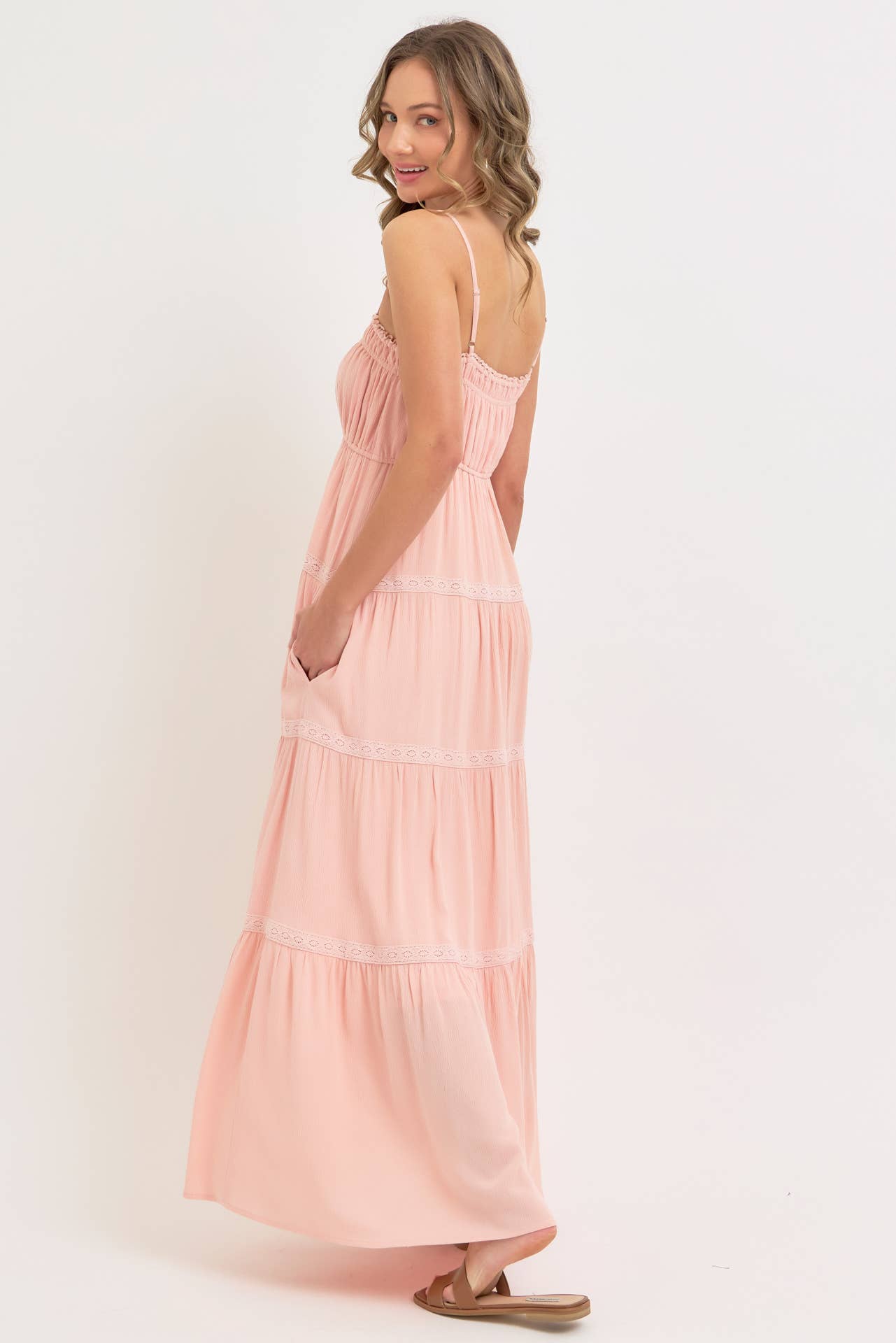 SMOCKED BRODICE TIERED MAXI DRESS: SAND / Contemporary
