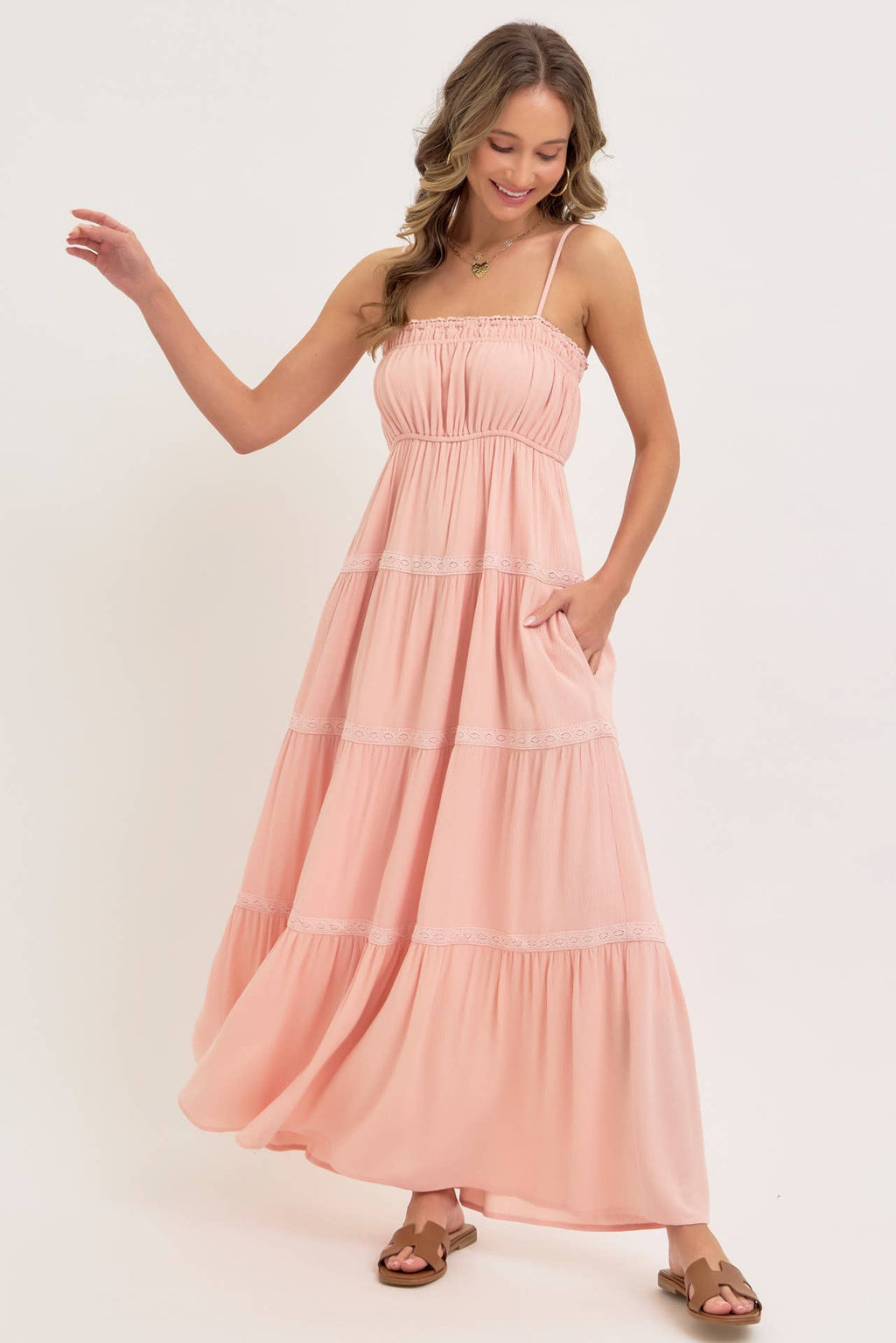 SMOCKED BRODICE TIERED MAXI DRESS: SAND / Contemporary