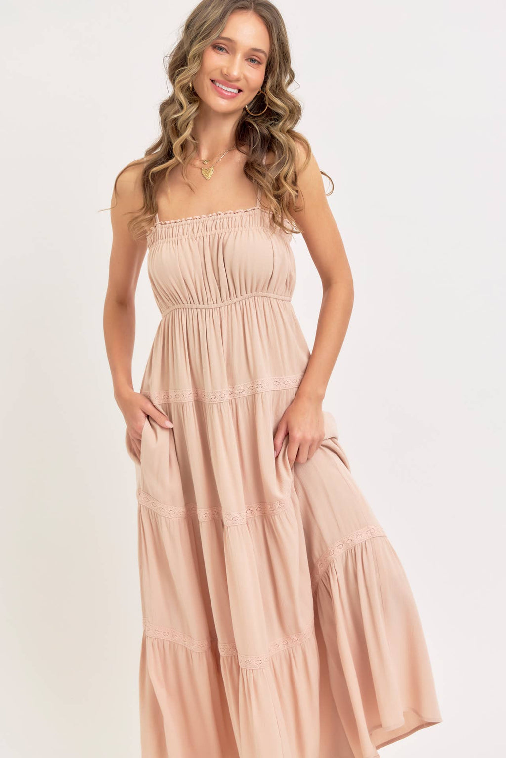 SMOCKED BRODICE TIERED MAXI DRESS: SAND / Contemporary