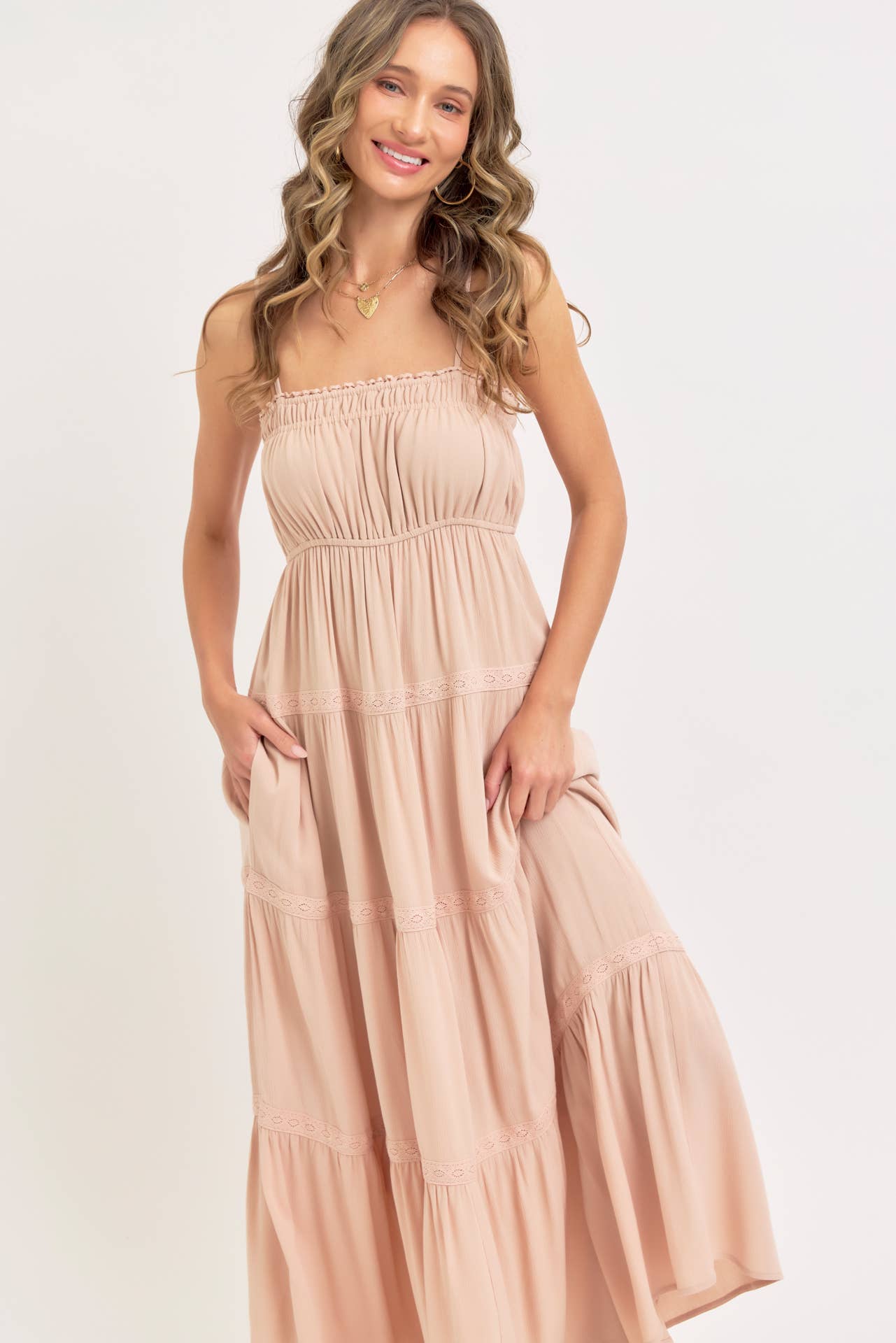 SMOCKED BRODICE TIERED MAXI DRESS: SAND / Contemporary