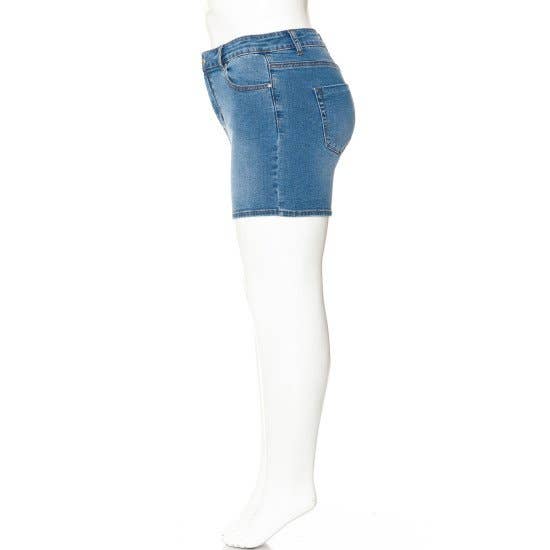 PLUS SIZE DENIM BASIC CLEAN HEM SHORTS: Medium Wash