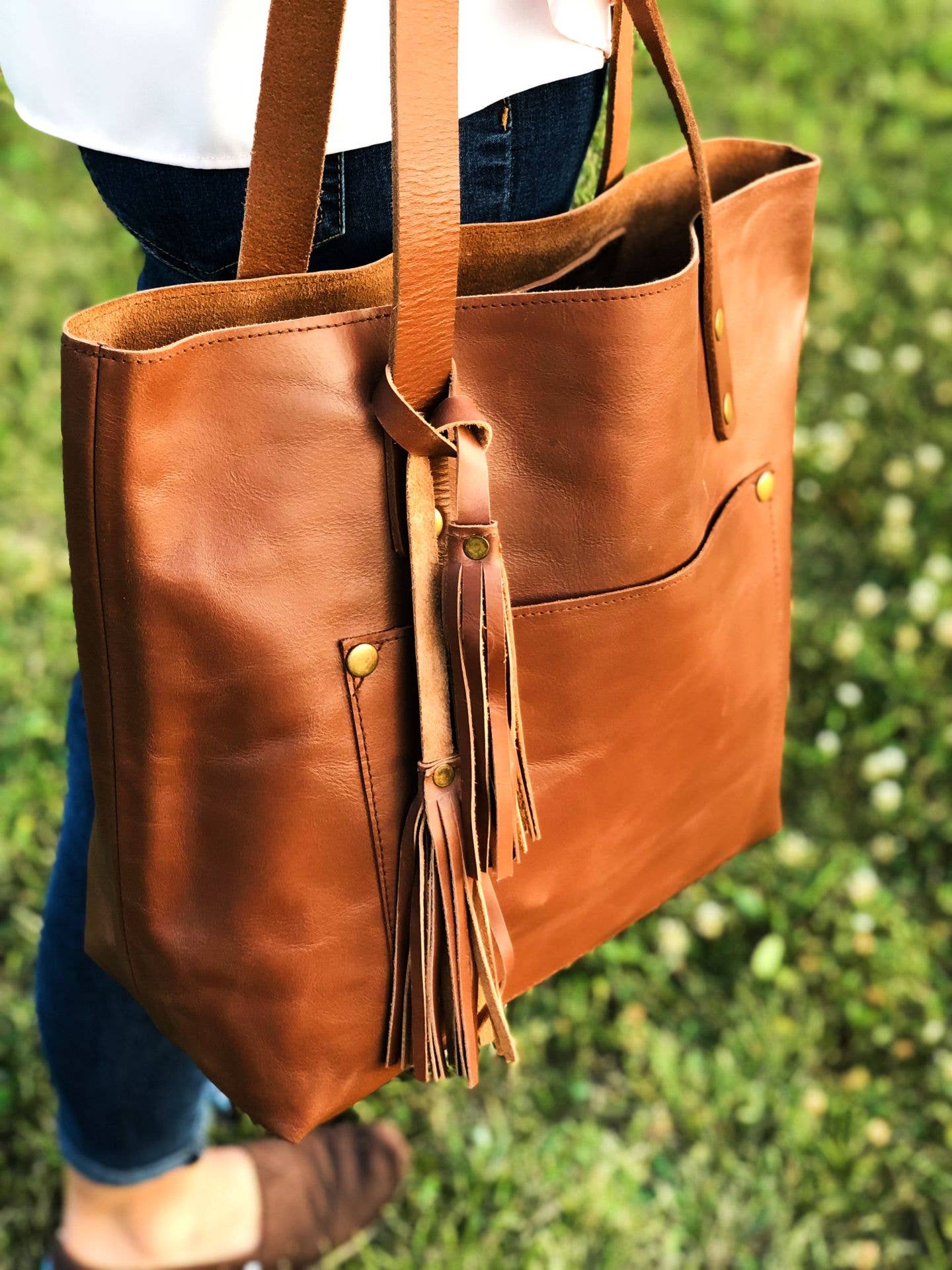 Classic Leather Tote: Saddle Brown