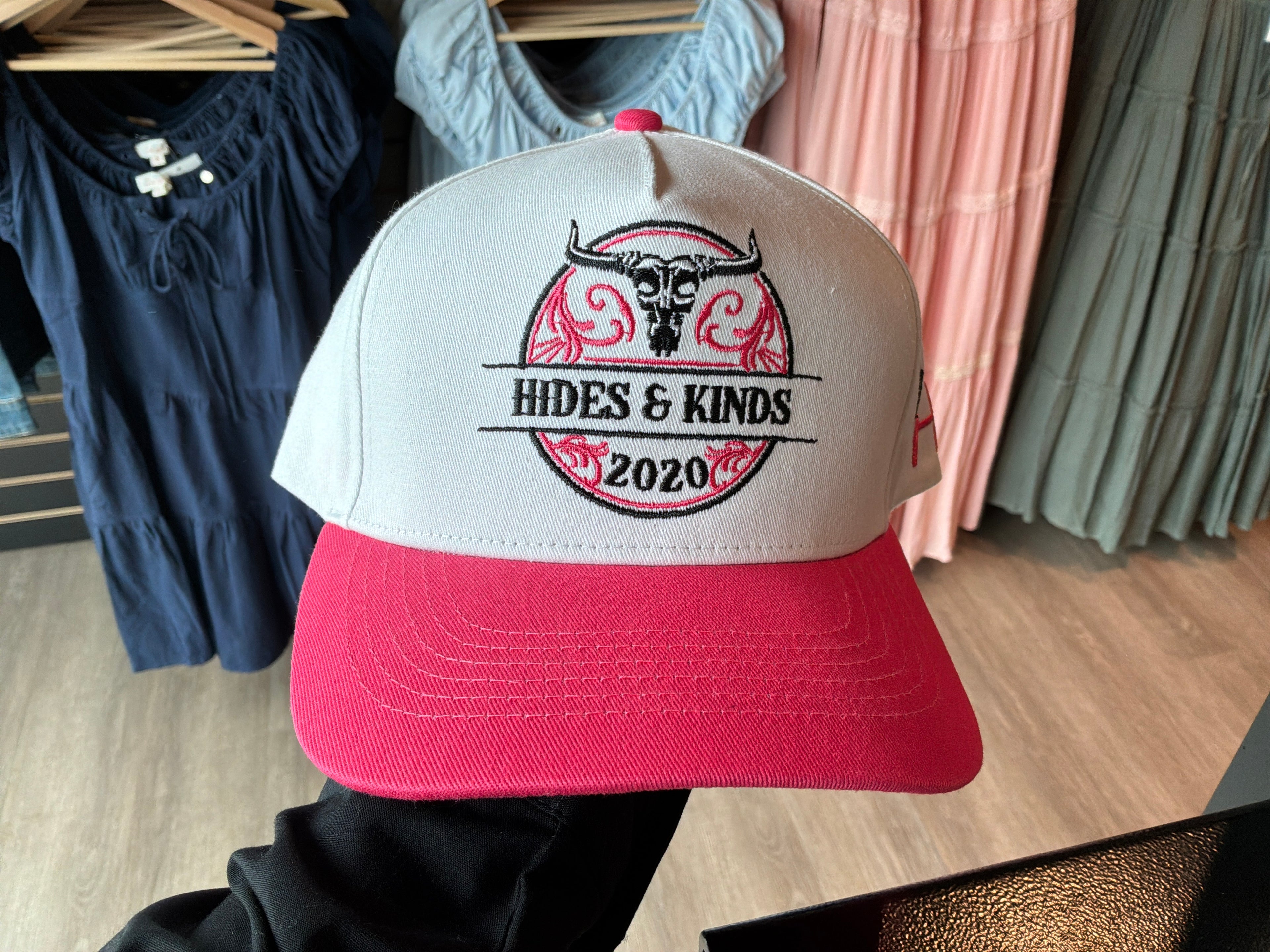 Hides and Kinds Hat - White / Red