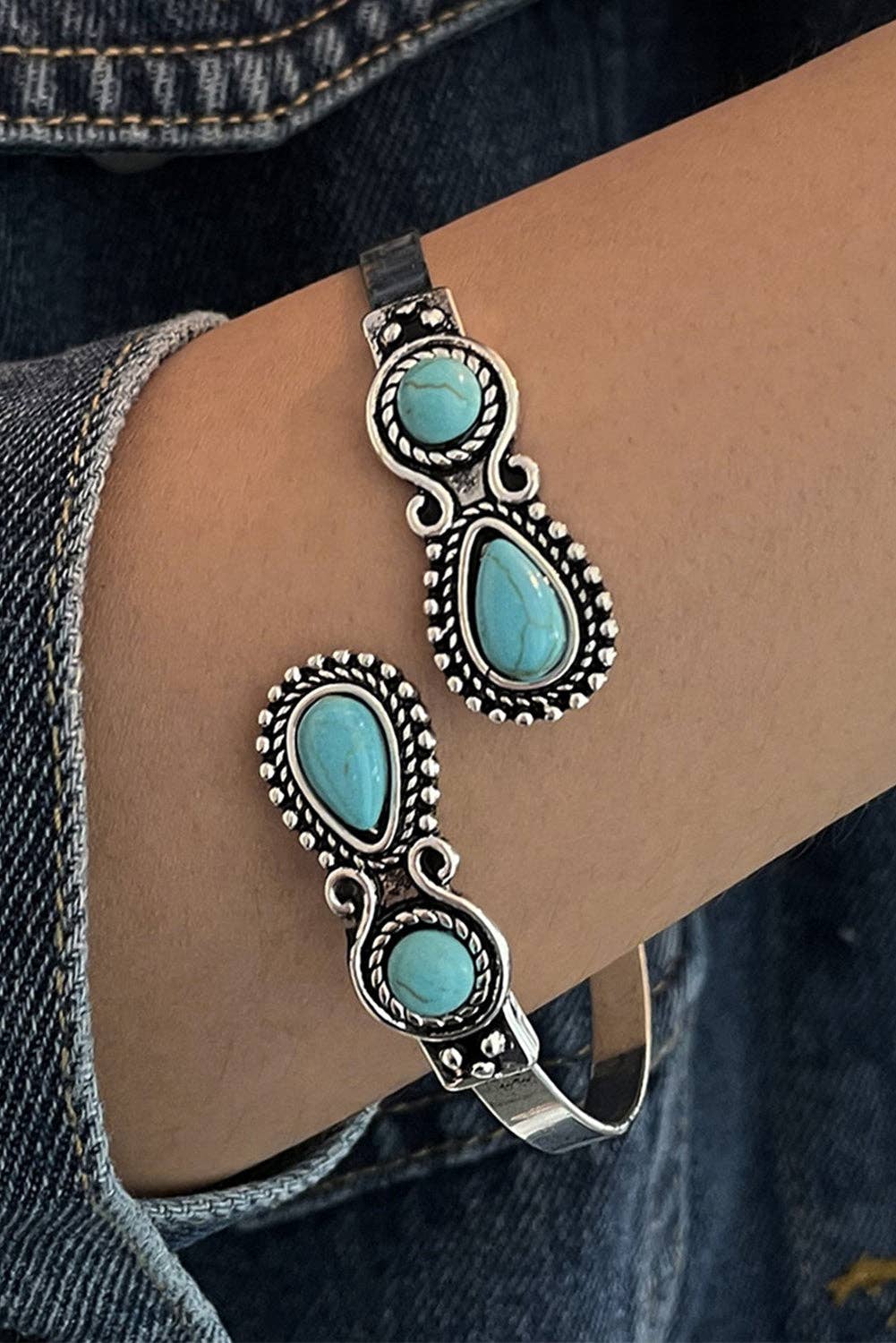 Skobeloff Western Turquoise Stone Bracelet: Skobeloff / 100%Alloy / ONE SIZE