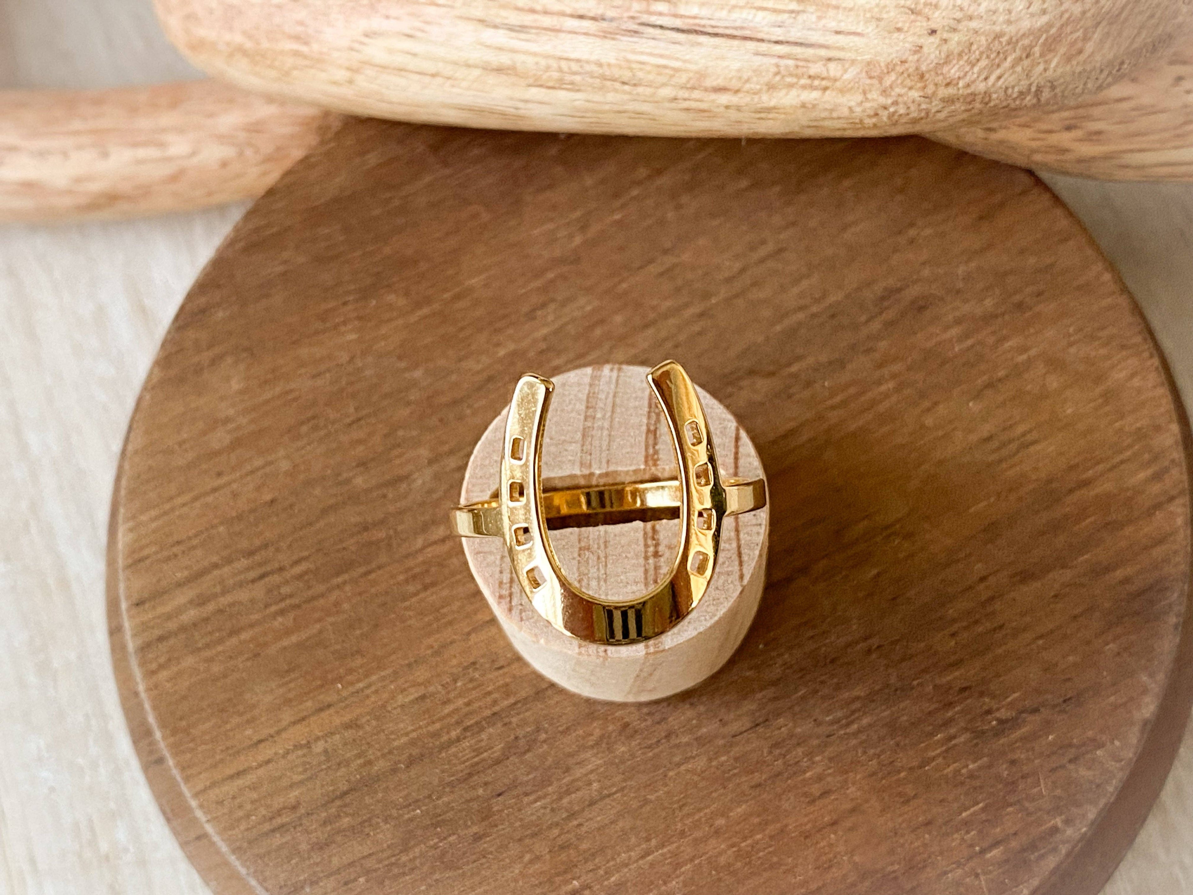 Horseshoe Ring: Silver