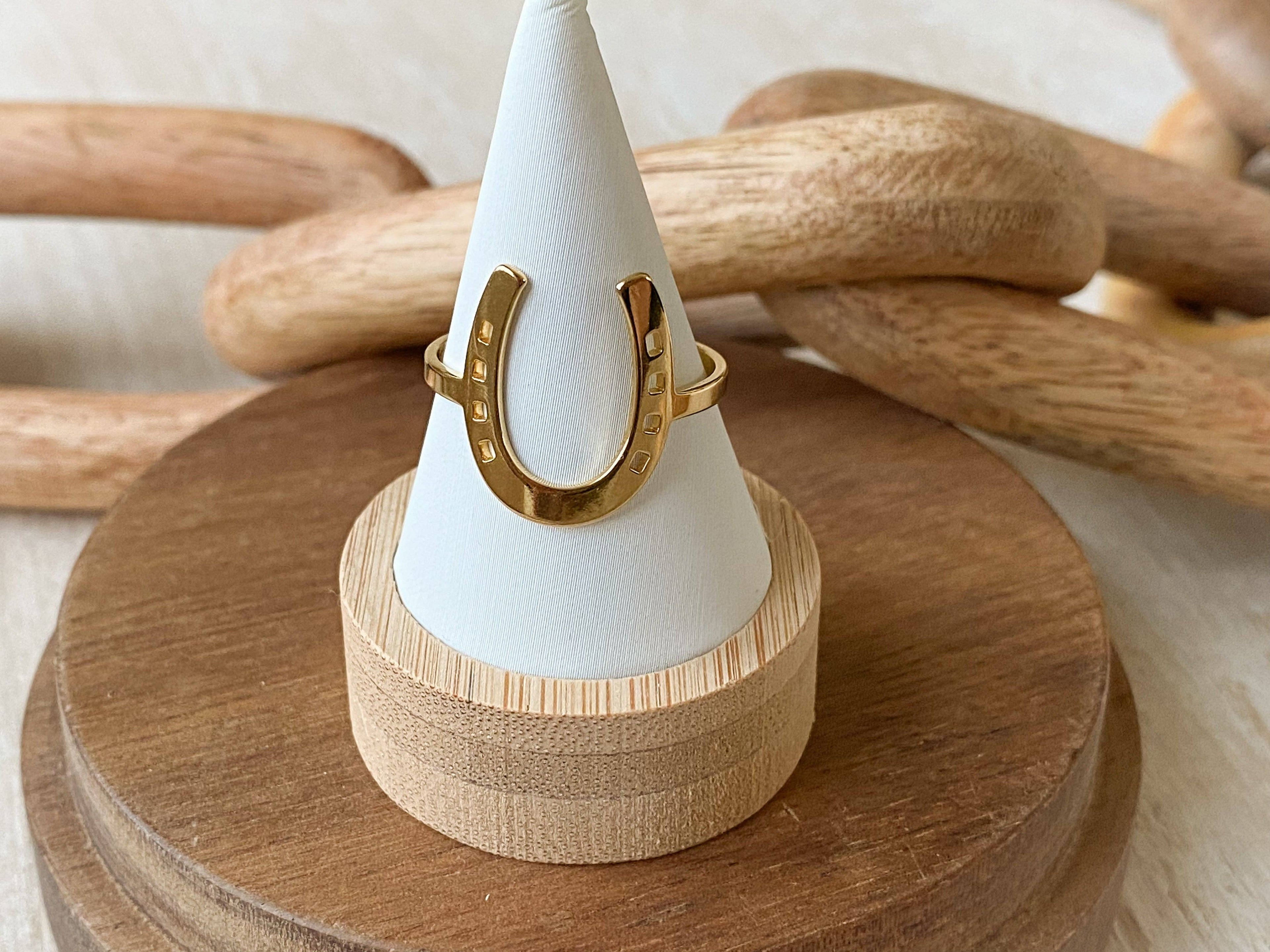 Horseshoe Ring: Silver