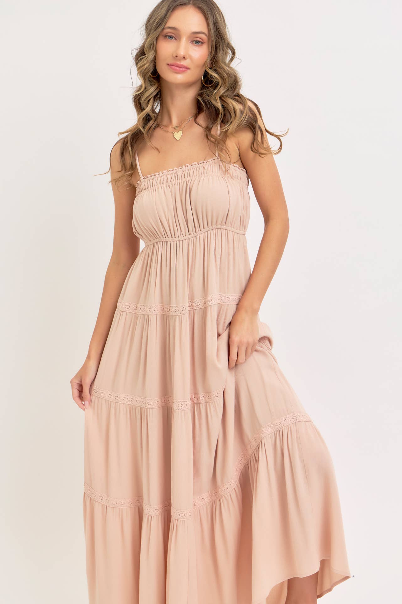 SMOCKED BRODICE TIERED MAXI DRESS: SAND / Contemporary