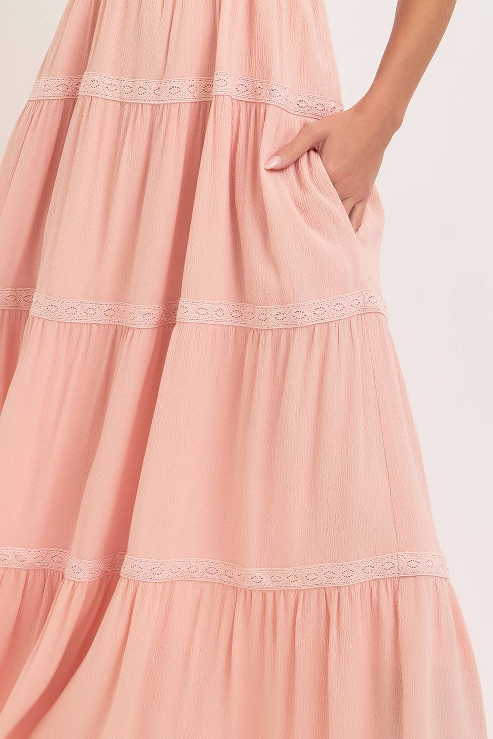 SMOCKED BRODICE TIERED MAXI DRESS: SAND / Contemporary