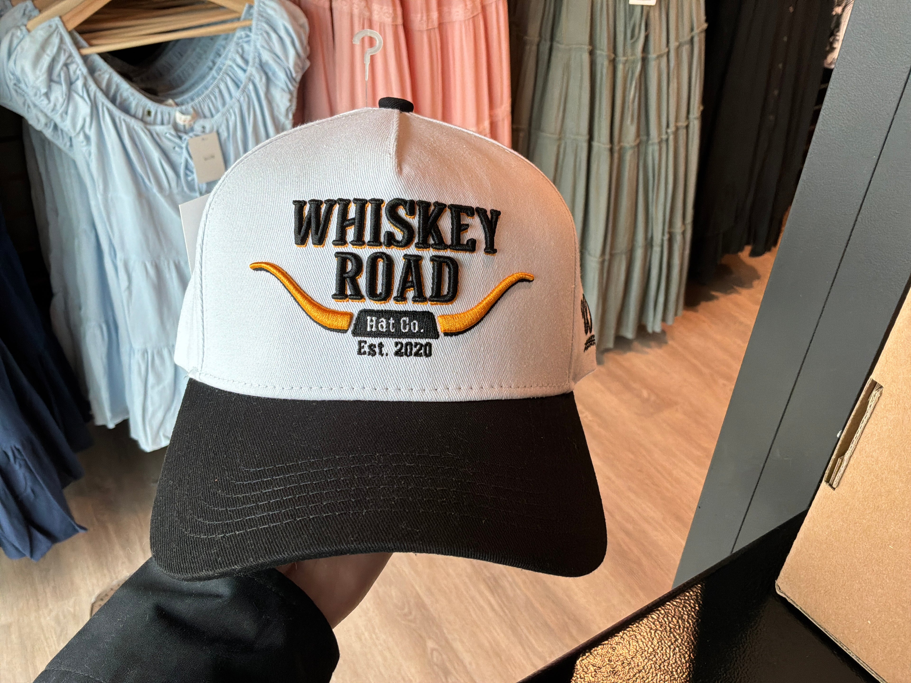 Whiskey Road Hat - White / Black