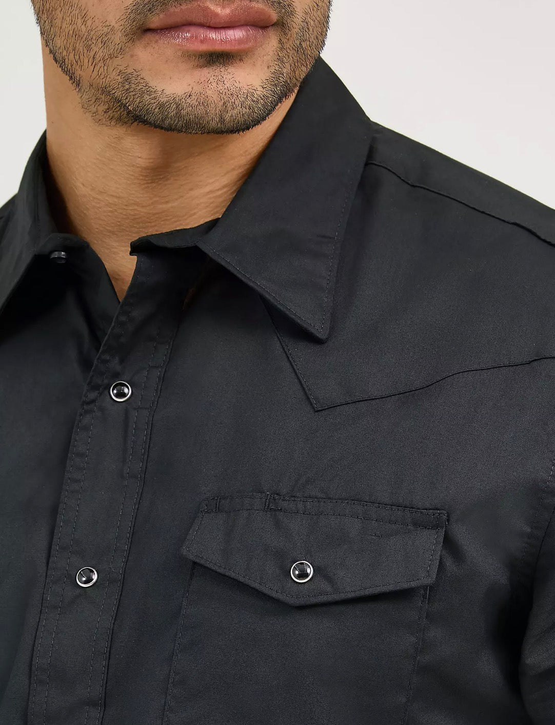 Men’s Wrangler Short Sleeve Solid Western Snap Sport Shirt
