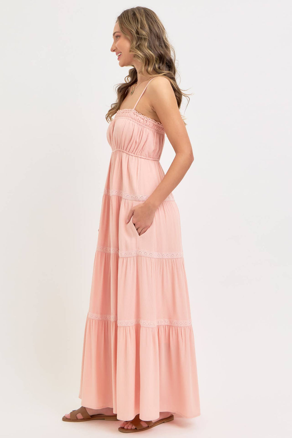 SMOCKED BRODICE TIERED MAXI DRESS: SAND / Contemporary