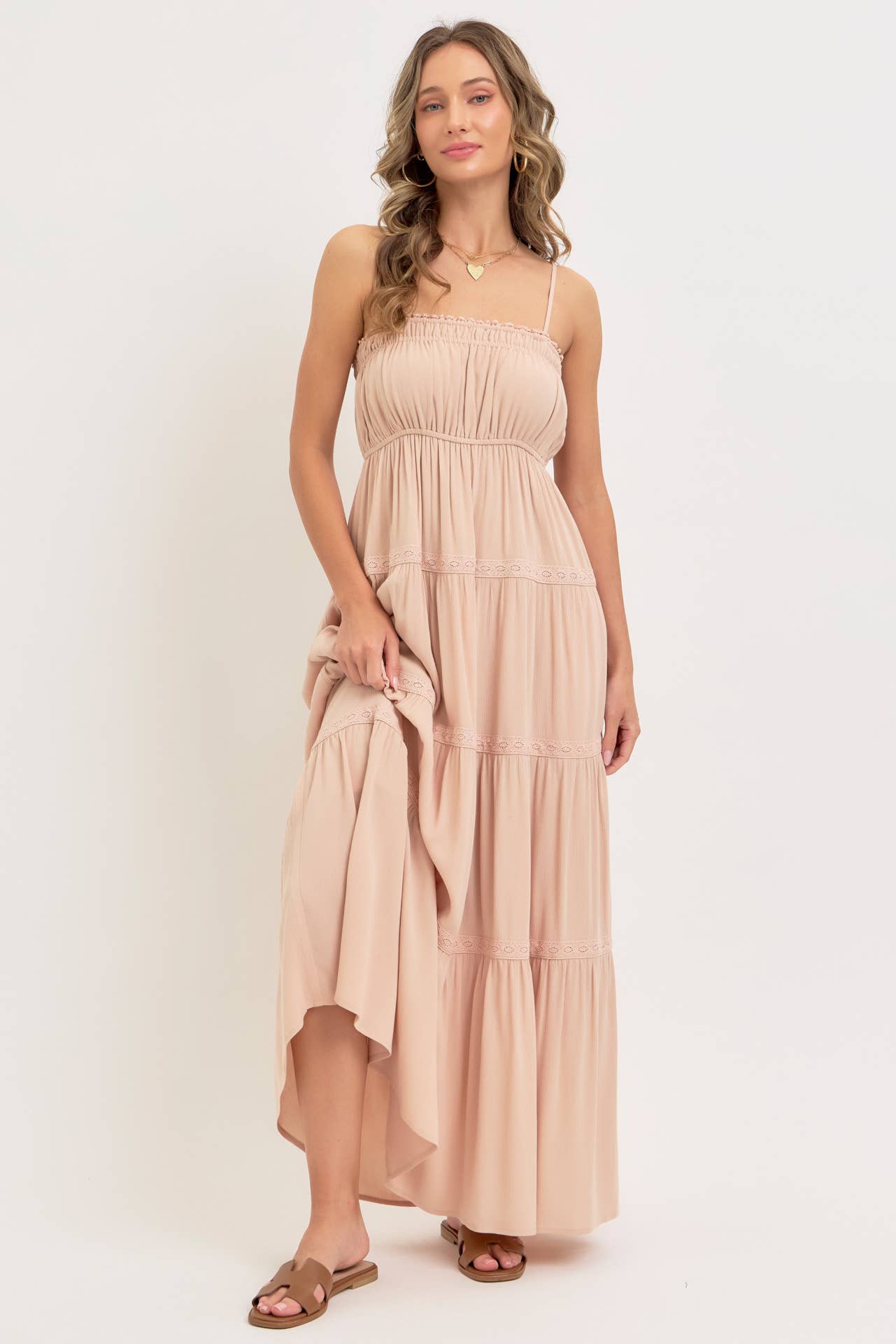 SMOCKED BRODICE TIERED MAXI DRESS: SAND / Contemporary