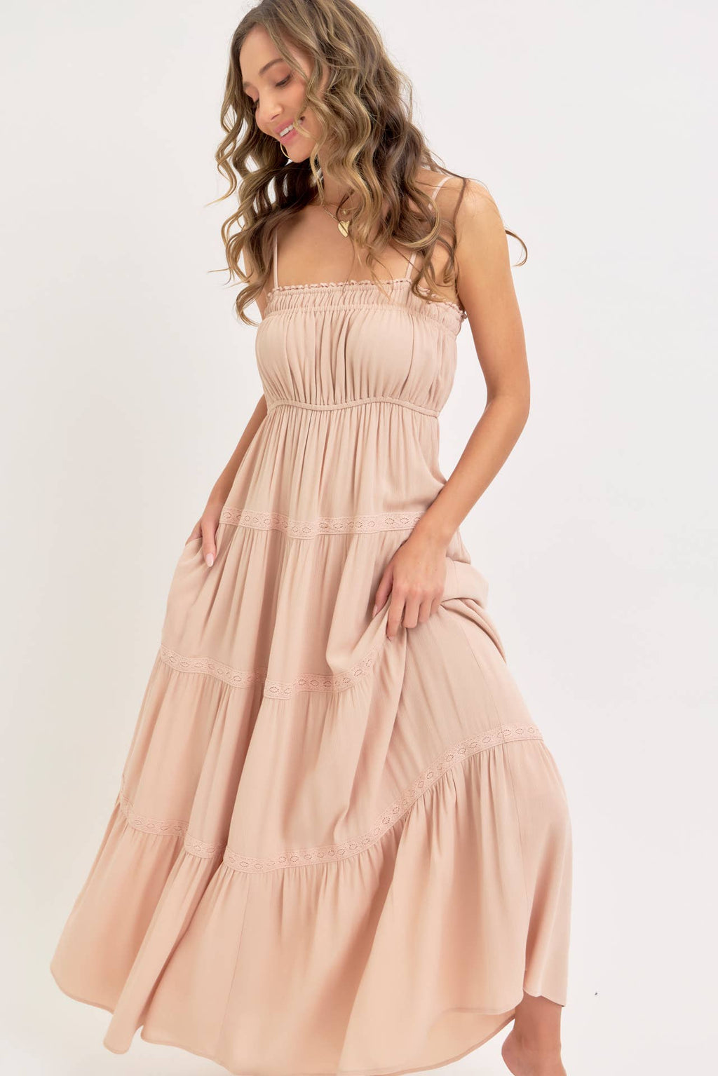 SMOCKED BRODICE TIERED MAXI DRESS: SAND / Contemporary