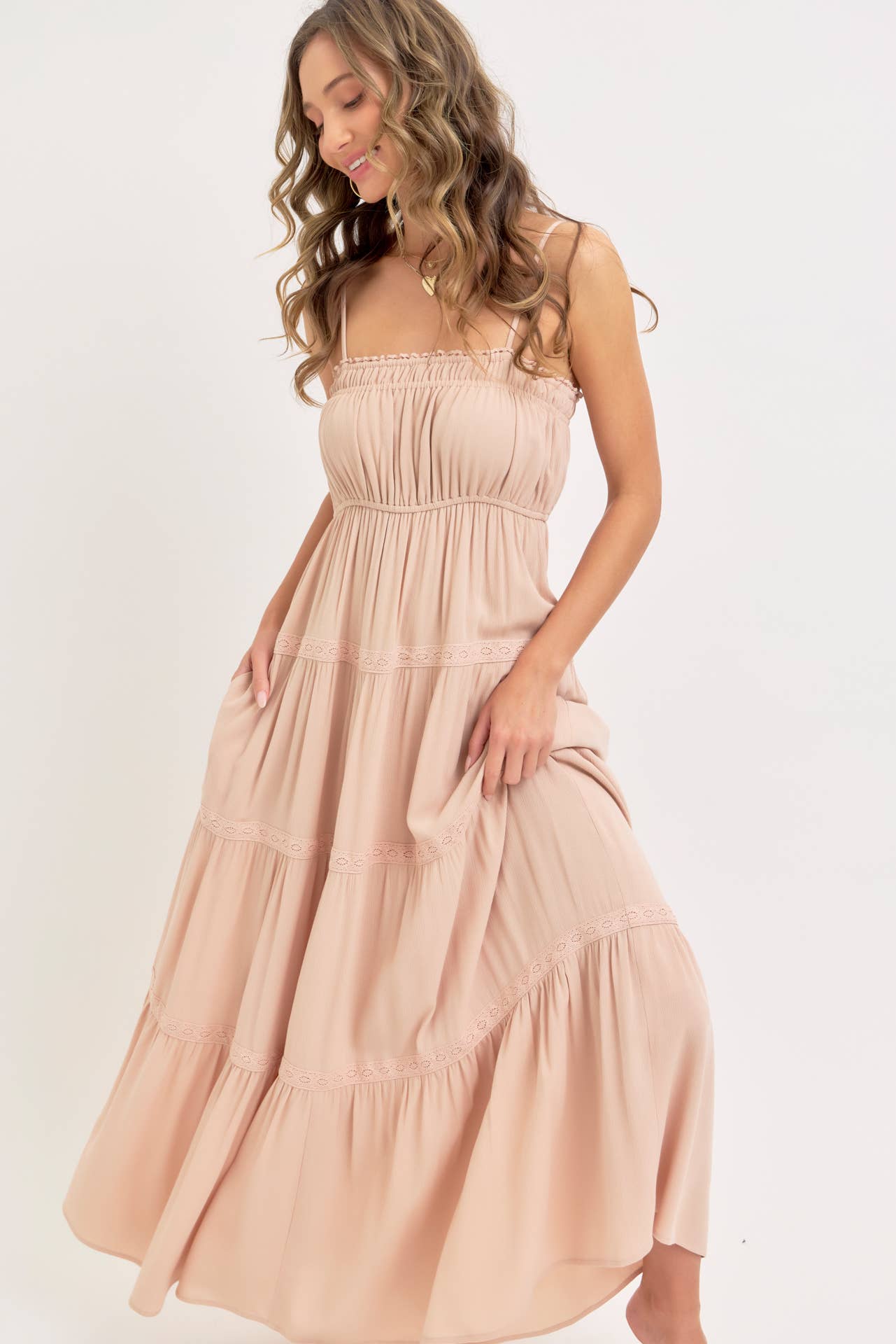 SMOCKED BRODICE TIERED MAXI DRESS: SAND / Contemporary